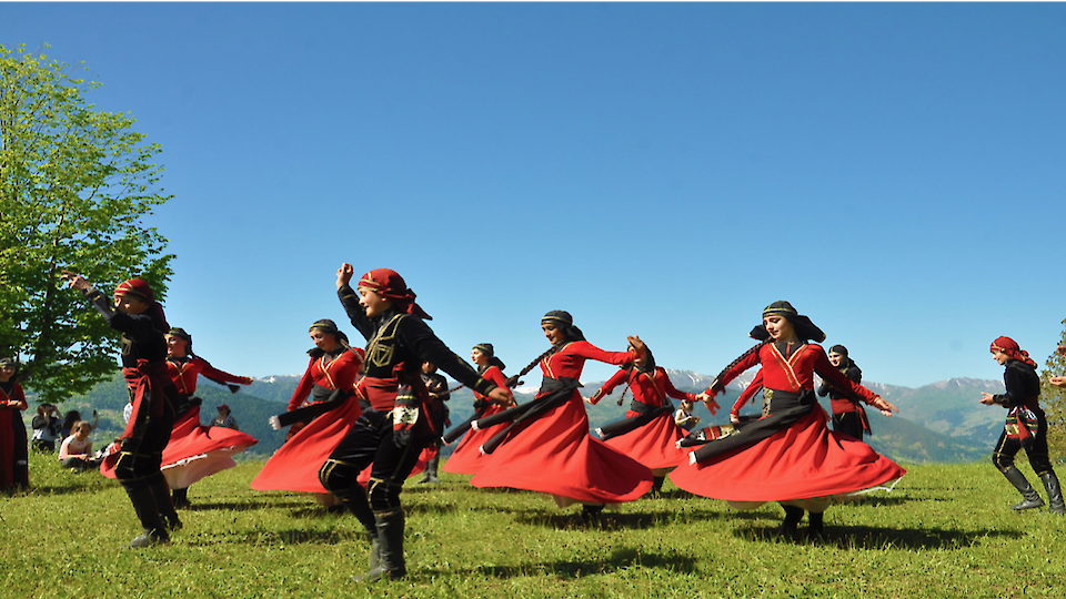 One-Day guided tour | Machahel Valley and folklore show